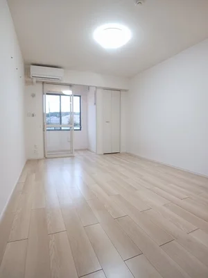 のマンスリーマンション・ウィークリーマンション「リバーサイドⅡ 105・洋室(No.1296022)」メイン画像