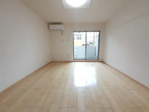 のマンスリーマンション・ウィークリーマンション「ＦＲＡＮＣ　ＢＩＲＤ 103・洋室(No.1296177)」メイン画像