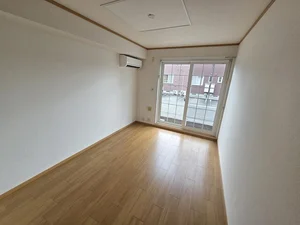 飯塚市のマンスリーマンション・ウィークリーマンション「シャン・ド・フルールＤ 102・洋室(No.1296338)」メイン画像