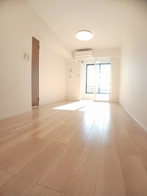 のマンスリーマンション・ウィークリーマンション「ユーフォリアム　Ａ 102・洋室(No.1296574)」メイン画像