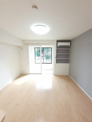 のマンスリーマンション・ウィークリーマンション「バーミィ・フィオーレ 102・洋室(No.1296620)」メイン画像