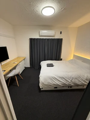 崇福寺駅（長崎県）のマンスリーマンション・ウィークリーマンション「ジェイ上小島 204・ドラム式洗濯乾燥機、ダブルベッド・40インチテレビ(No.1296742)」メイン画像