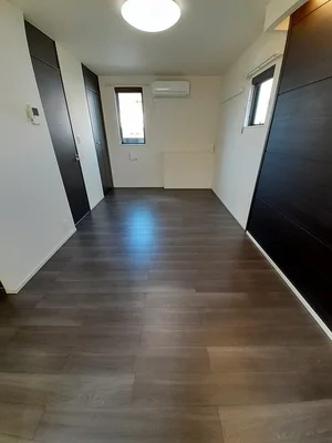 のマンスリーマンション・ウィークリーマンション「フロイデ　ＫＡＮＡＧＥＮ　Ⅲ 105・洋室(No.1297984)」メイン画像