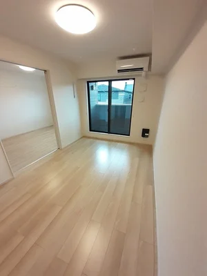 のマンスリーマンション・ウィークリーマンション「ラ　カーサ　フェリーチェ　Ｂ 202・洋室(No.1298076)」メイン画像