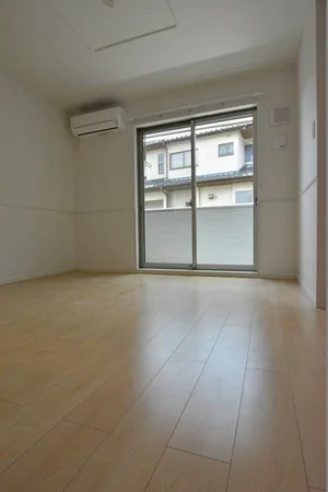 のマンスリーマンション・ウィークリーマンション「ル・ソレイユⅠ 102・洋室(No.1298094)」メイン画像