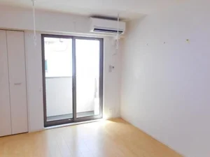 のマンスリーマンション・ウィークリーマンション「グランシュール　ＳＯＵＴＨ　Ⅱ 102・洋室(No.1298113)」メイン画像