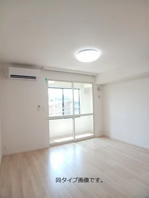 のマンスリーマンション・ウィークリーマンション「メール　エ　プラージュ 202・洋室(No.1298336)」メイン画像