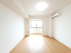 のマンスリーマンション・ウィークリーマンション「アンソレイユＡ 202・洋室(No.1298555)」メイン画像