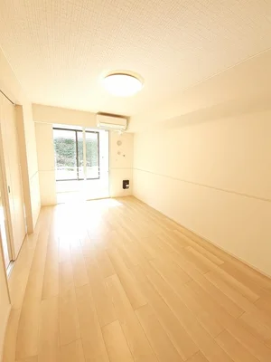 のマンスリーマンション・ウィークリーマンション「プライムローズ　ガーデンⅡ 102・洋室(No.1298695)」メイン画像