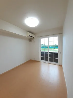 のマンスリーマンション・ウィークリーマンション「メゾンドシャルマンⅠ 102・洋室(No.1299212)」メイン画像