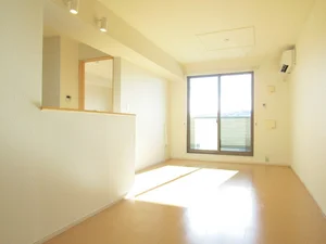 のマンスリーマンション・ウィークリーマンション「Ｂｉｇｅａｓｙ 303・洋室(No.1299961)」メイン画像