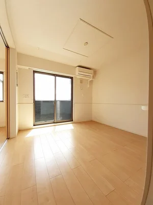 のマンスリーマンション・ウィークリーマンション「アドラブール・コートⅥ 103・洋室(No.1300360)」メイン画像