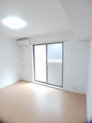 嵯峨美術大学周辺のマンスリーマンション・ウィークリーマンション「メゾン・ド・きぬかけ 102・洋室(No.1301066)」メイン画像