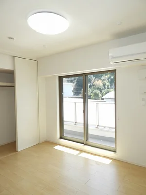 のマンスリーマンション・ウィークリーマンション「サン・ガーデン・ハウス 303・洋室(No.1301186)」メイン画像