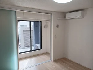 のマンスリーマンション・ウィークリーマンション「ソルクレストⅡ 102・洋室(No.1302171)」メイン画像