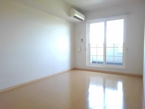 のマンスリーマンション・ウィークリーマンション「サンローズ　Ⅱ棟 202・洋室(No.1302401)」メイン画像