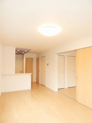 のマンスリーマンション・ウィークリーマンション「リバーサイド　ケン 302・洋室(No.1302580)」メイン画像