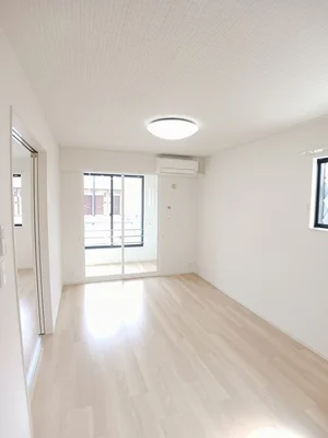 のマンスリーマンション・ウィークリーマンション「ソレイユ西原　Ⅱ 103・洋室(No.1302752)」メイン画像