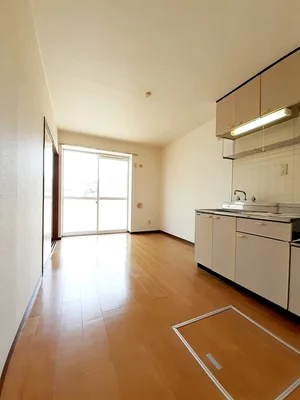 のマンスリーマンション・ウィークリーマンション「ニューエルディム宮島 103・洋室(No.1302842)」メイン画像