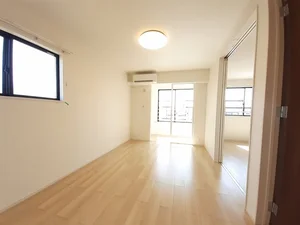 のマンスリーマンション・ウィークリーマンション「Ｌｕｍｉｅｒｅ一ツ家　Ⅱ 201・洋室(No.1303501)」メイン画像