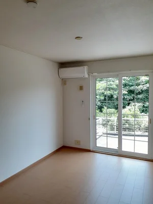 のマンスリーマンション・ウィークリーマンション「Ｉ：ＫＭ２　Ｂ棟 102・洋室(No.1303631)」メイン画像