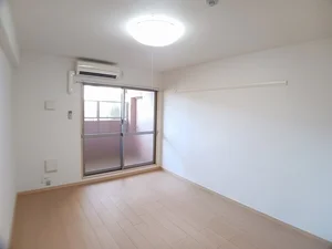 のマンスリーマンション・ウィークリーマンション「ＥＸＥ　ＶＩＬＬＡ　ＷＥＳＴ 103・洋室(No.1303665)」メイン画像