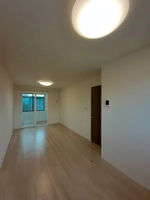 のマンスリーマンション・ウィークリーマンション「ロードカナロア 202・洋室(No.1304078)」メイン画像