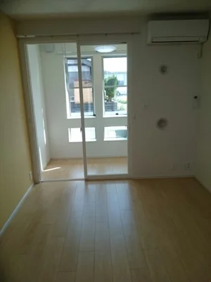 のマンスリーマンション・ウィークリーマンション「ラ　ベレッツア１ 103・洋室(No.1304183)」メイン画像