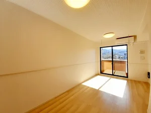 のマンスリーマンション・ウィークリーマンション「ラ　ルーチェ　トレ 103・洋室(No.1304189)」メイン画像