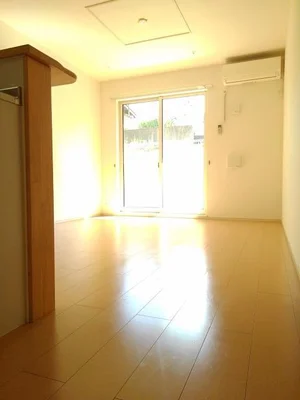 のマンスリーマンション・ウィークリーマンション「ラ・クリザンテ 102・洋室(No.1304472)」メイン画像