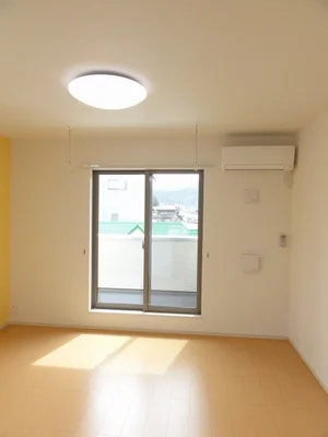 のマンスリーマンション・ウィークリーマンション「Ｒｅｖｅａｌ　Ｃｈｉｎｏ 201・洋室(No.1304644)」メイン画像