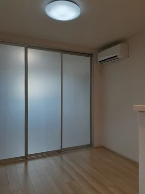 豊川市民病院周辺のマンスリーマンション・ウィークリーマンション「水芭蕉 201・洋室(No.1304718)」メイン画像