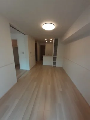 のマンスリーマンション・ウィークリーマンション「アンソレイエ　ｆ 102・洋室(No.1304719)」メイン画像