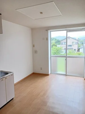 五十鈴ケ丘駅（三重県）のマンスリーマンション・ウィークリーマンション「ハイツビレッジコート 202・洋室(No.1304778)」メイン画像