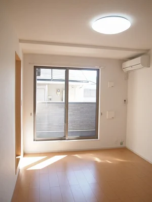 のマンスリーマンション・ウィークリーマンション「オークフォレスト明和Ⅵ 202・洋室(No.1304790)」メイン画像