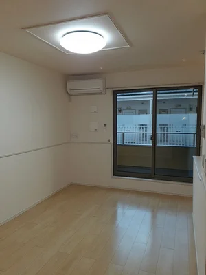 のマンスリーマンション・ウィークリーマンション「メゾン　デュ　ベル　アルブル 106・洋室(No.1304793)」メイン画像