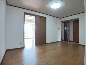 九州女子短期大学周辺のマンスリーマンション・ウィークリーマンション「サンハイムＨＩＲＯ 102・洋室(No.1305032)」メイン画像