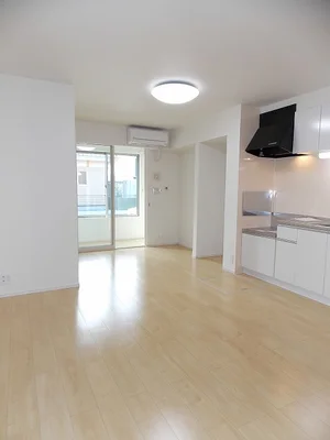 のマンスリーマンション・ウィークリーマンション「ラ・マジョーレⅠ 102・洋室(No.1305150)」メイン画像