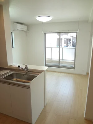 のマンスリーマンション・ウィークリーマンション「ジェルメ・カーサⅣ 205・洋室(No.1305155)」メイン画像