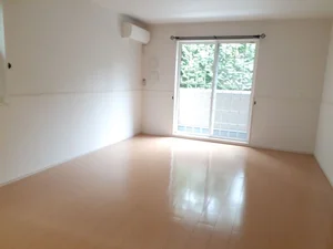北佐久郡軽井沢町のマンスリーマンション・ウィークリーマンション「プリムローズガーデン泉の里 101・洋室(No.1305341)」メイン画像