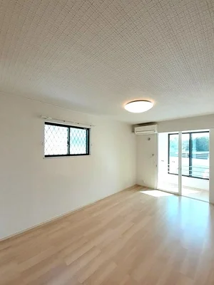 のマンスリーマンション・ウィークリーマンション「ラ　コーヴァ綾川Ⅱ 104・洋室(No.1305578)」メイン画像