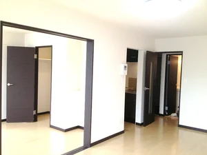 のマンスリーマンション・ウィークリーマンション「レオネクストアイ＆ロンⅤ 102(No.1306123)」メイン画像