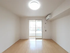 大泉駅（富山県）のマンスリーマンション・ウィークリーマンション「ルフレ　ＩＳＳＡ　一茶 204・洋室(No.1306774)」メイン画像