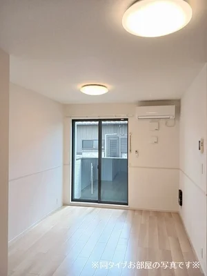 西春日井郡豊山町のマンスリーマンション・ウィークリーマンション「ファミリアーレ 102・洋室(No.1306811)」メイン画像