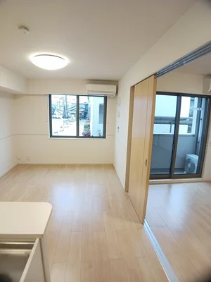 のマンスリーマンション・ウィークリーマンション「カーサデルソーレⅡ 101・洋室(No.1306864)」メイン画像