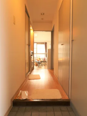 シューズＢＯＸがございますので収納していただき、常に清潔な空間を保っていただくこと可能です♪