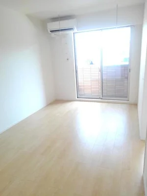 のマンスリーマンション・ウィークリーマンション「ラネ・ド・シアンＢ 104・洋室(No.1307292)」メイン画像