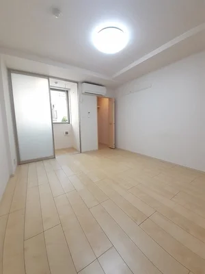 のマンスリーマンション・ウィークリーマンション「スリー　エム 102・洋室(No.1307620)」メイン画像