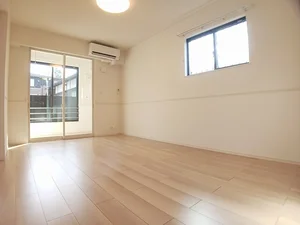 のマンスリーマンション・ウィークリーマンション「トレカーサ　Ⅳ 102・洋室(No.1308001)」メイン画像