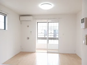 富山県の大東建託リーシング株式会社のマンスリーマンション・ウィークリーマンション「ソレアードＳ 201・洋室(No.1308976)」メイン画像